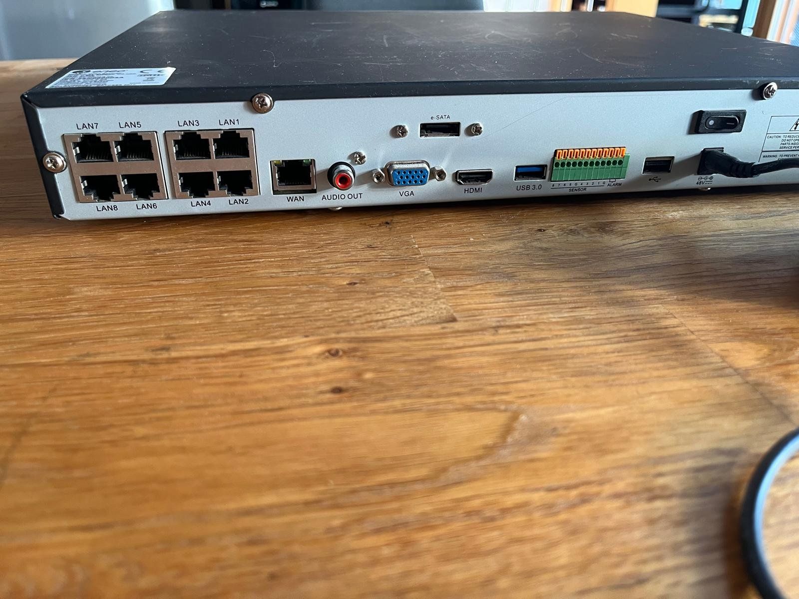 Cisco Hub & Switch: Cisco SG102-24 24-Port Gigabit Switch – Usato da Schaanwald venduto da sch_8wqv 2