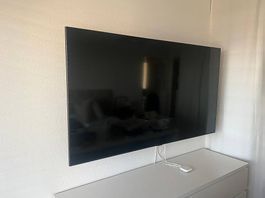 TV Samsung 65" 4K Smart TV + support mural SANUS