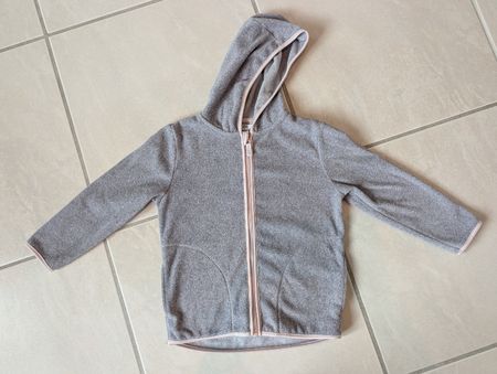 Fleecejacke mit Kapuze Grösse 110/116