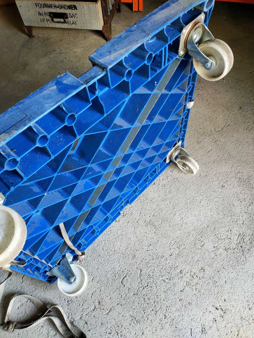 Alle Werkzeuge: Transportwagen blau Kunststoff  – Gebraucht aus Winterthur von don_ramon9 1