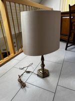 Tischlampe mit Ovalem Schirm