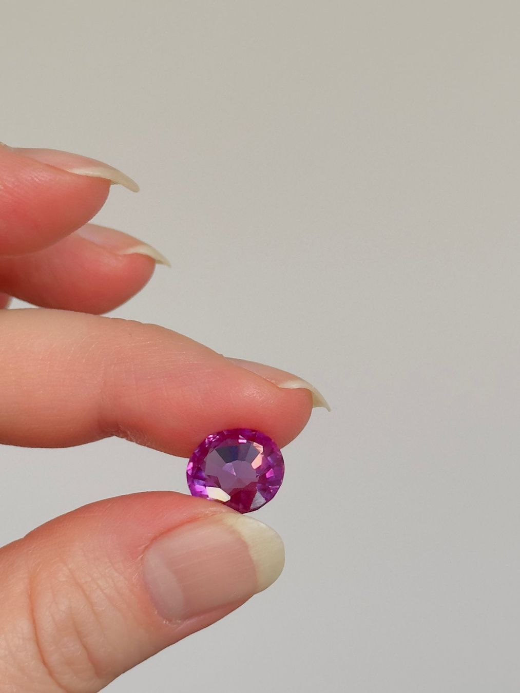 Edelsteine: 8.45 Ct Color Change Round Cut Certified – Neu und originalverpackt aus Genève von AWWA 8