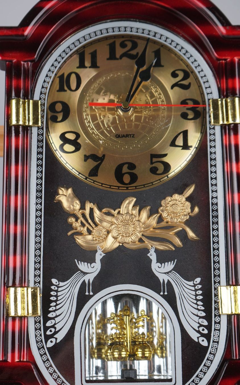 Stand- & Wanduhren: Vinatge Wanduhr - Quartz Model – Gebraucht aus Volketswil von brockipfannenstil 2