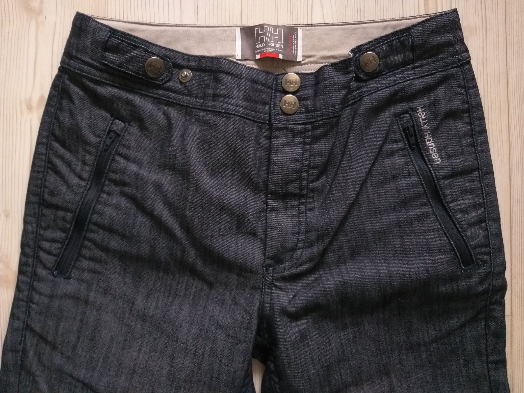 Jeans: HELLY HANSEN Jeans 7/8 taille / Grosse S – Neuf (Voir description) à Cossonay-ville par Super-Price-Quality 1