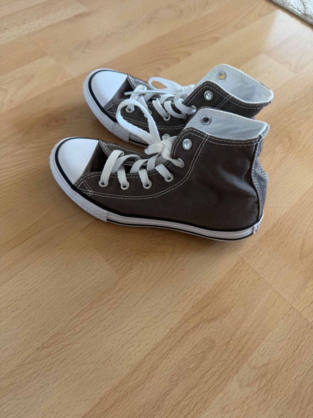 Converse Scarpe per ragazzi: Converse all stars Sneakers Grösse 33 – Usato da Dürrenäsch venduto da 1kirs 1