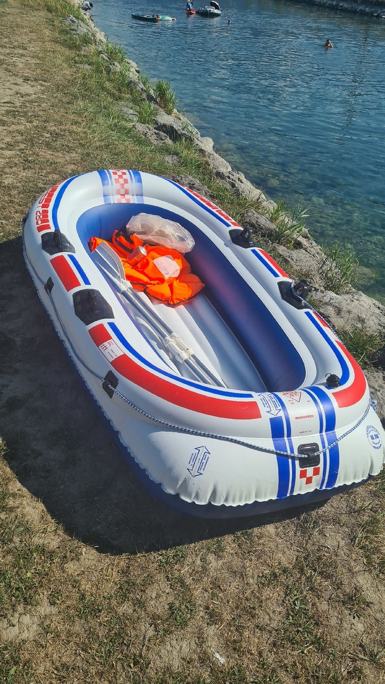 Barche: Schlauchboot Tempest 280 mit Paddel und Pumpe – Usato da Hombrechtikon venduto da Arica1