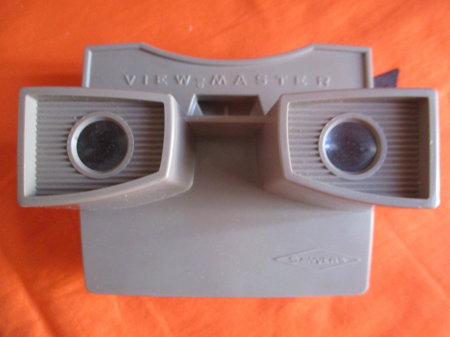 View-master Giocattoli: View Master mit 4 Bilderscheiben – Usato da Birsfelden venduto da alles-muss-raus 1