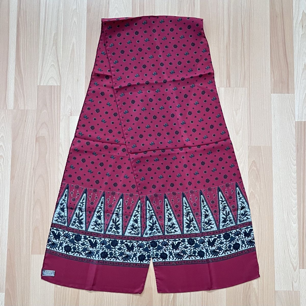 Foulards, Tücher & Schals: Foulard écharpe en soie vintage  – Neu (gemäss Beschreibung) aus Vuisternens-devant-Romont von ribouldog