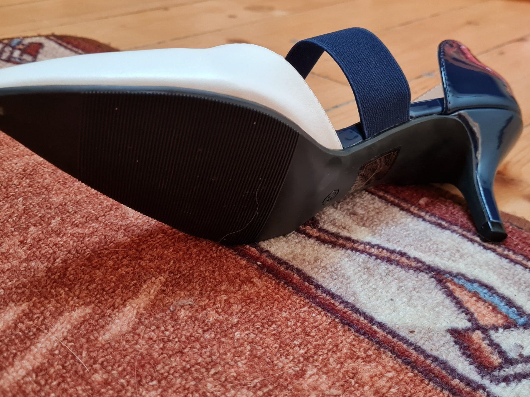 Scarpe da donna: Neue Pumps blau-weiss Gr.40 – Nuovo (secondo la descrizione) da Döttingen venduto da Verkauf 3
