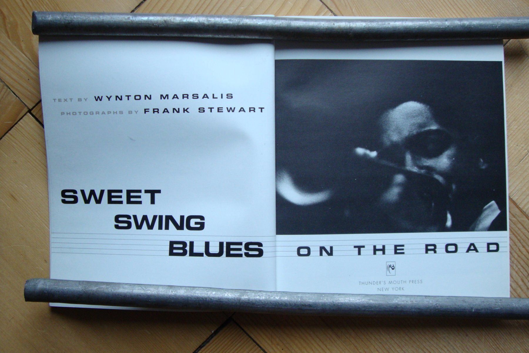 Livres: Wynton Marsalis - SWEET SWING BLUES . . – D'occasion à Bern par carola31 1