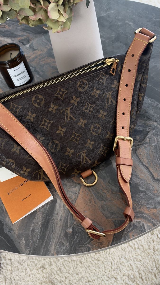 Louis Vuitton Borse: Louis Vuitton Bumbag – Usato da Kloten venduto da Sani1411 1