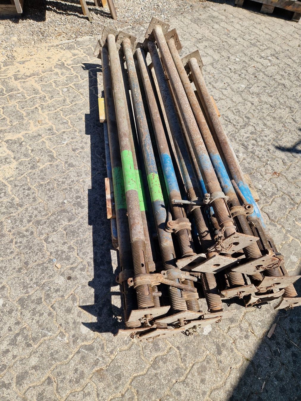 Travi: Deckenspriesse gebraucht Total 11 Stück – Usato da Maschwanden venduto da ruth07