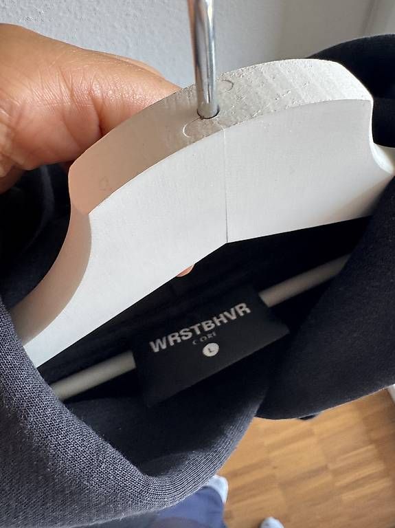 Maglioni & Felpe: hoodie - wrstbhvr – Usato da Malters venduto da patrizia.schmid 2