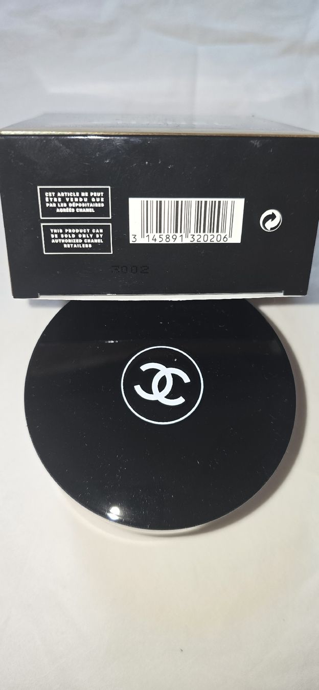 Chanel Make-up: Poudre Universelle Libre Chanel 20 Clair Translucent – Neu und originalverpackt aus Martigny von zin_y9tt 2
