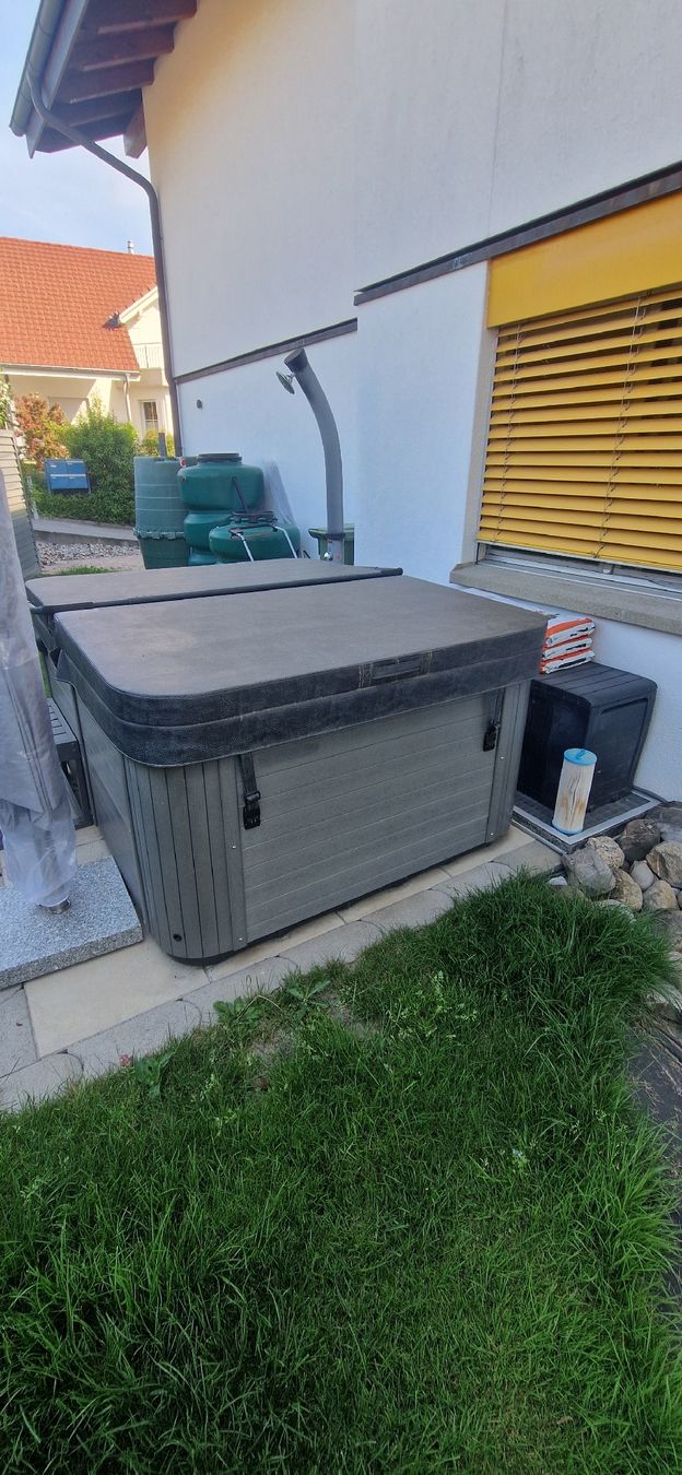 Whirlpool: Hydrojet Whirlpool – Usato da Busswil BE venduto da Ballantines01 3