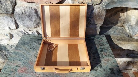 Elegante Holzkoffer, komplett aus Holz