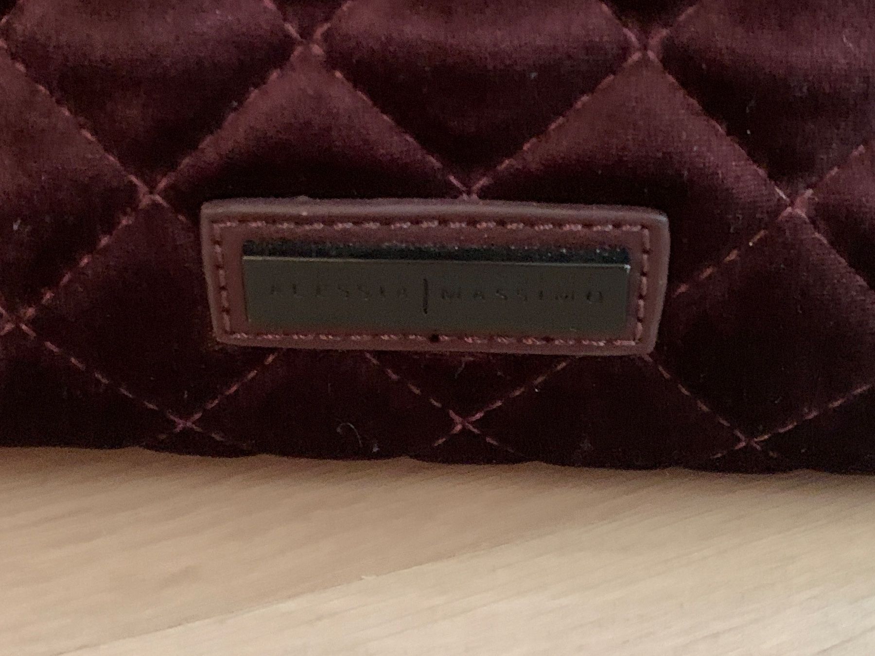 Taschen für Damen: Alessia Massimo Tasche Samt - purple - gesteppt - TOP – Gebraucht aus Dübendorf von san_tt6m 1