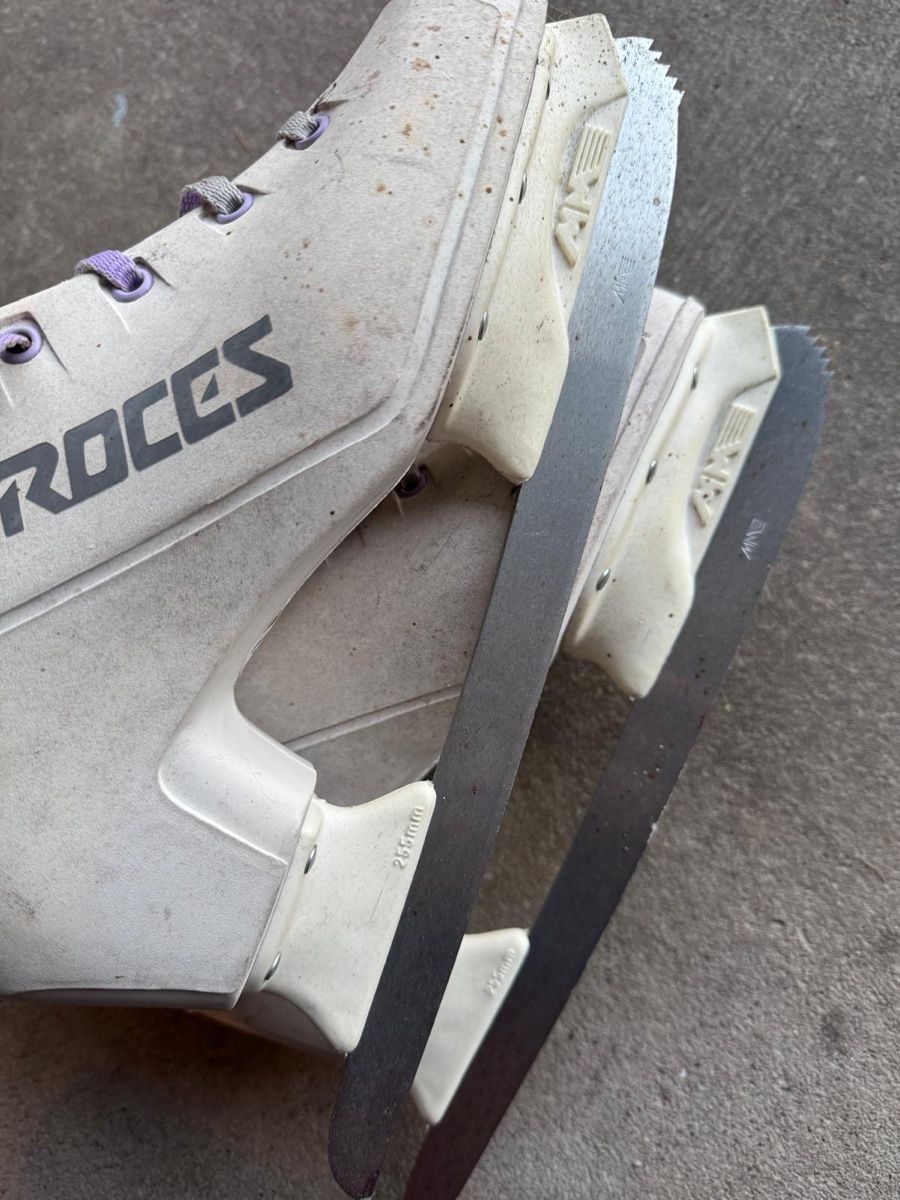 Pattini da ghiaccio: Schlittschuhe Micron und Roces gebraucht – Usato da Horgen venduto da MASTA 7