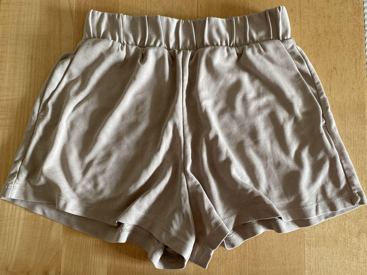 Pantaloni: Kurze Stoffhose Gr. 152 – Usato da Illnau venduto da Dodo115