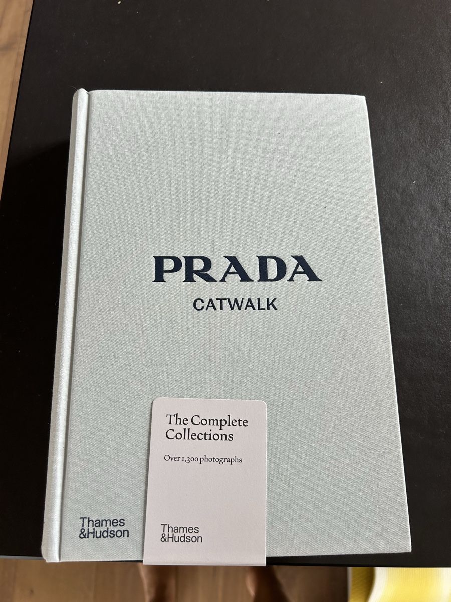 Libri: Prada Coffeetablebook  – Usato da Willerzell venduto da mma_6hpk