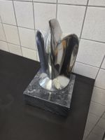 Figur Adler glänzend Marmorsockel 