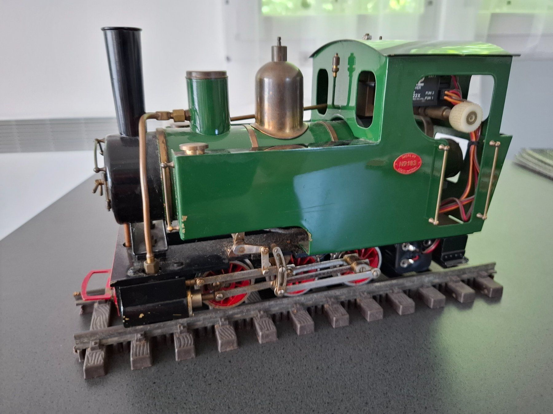 Trains électriques: Echt-Dampflok mit Funksteuerung – D'occasion à Cheyres par mar_2s52 2