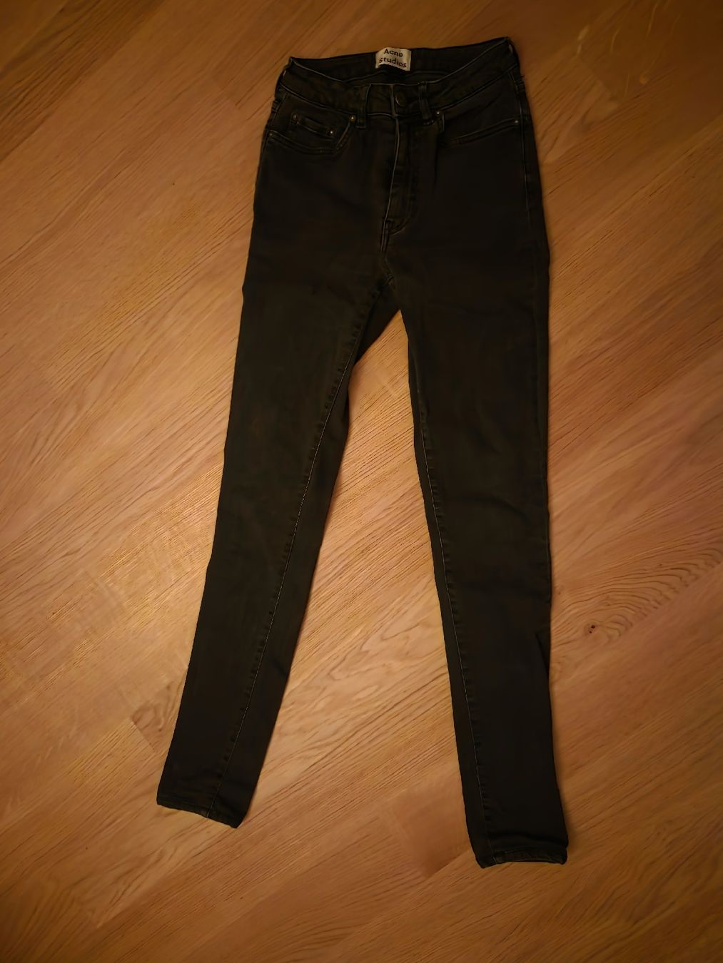 Acne Studios Jeans: Jeans slim gris acne studio – Usato da Lausanne venduto da bor_kwk9 1