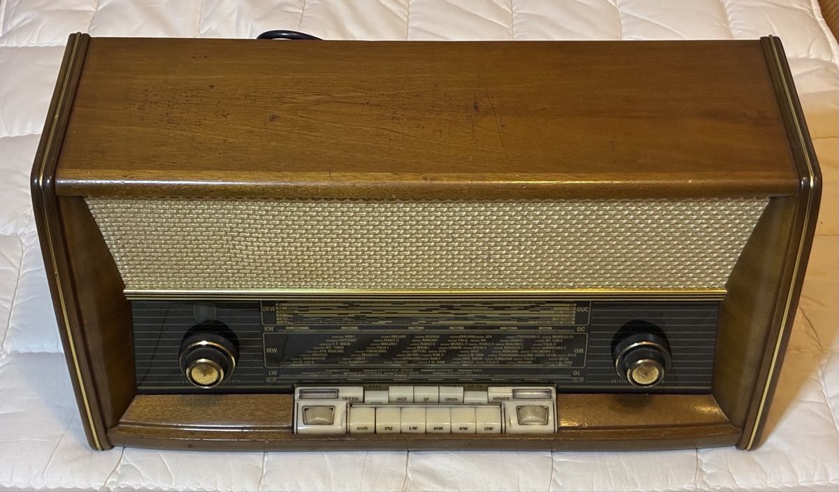 Radios: Antiker Radio trifft Hightech – Neu (gemäss Beschreibung) aus Beromuenster von Hschuepfer 1