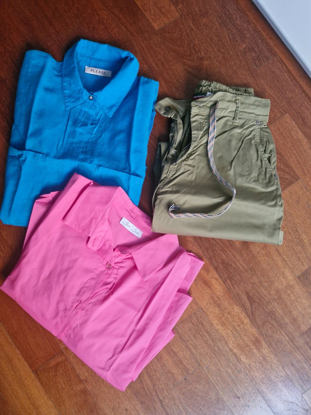 Lotti di vestiti: Lässiges Kleiderpaket von Please & Sa'Sa – Usato da Neuheim venduto da roue