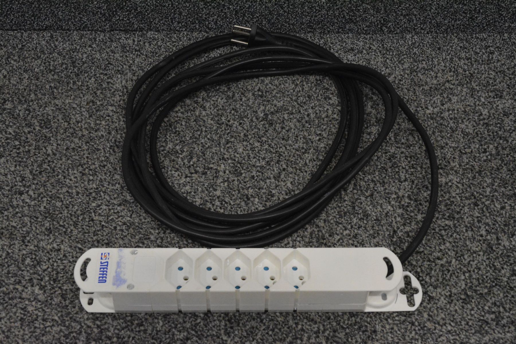 Stromzufuhr: Steffen Steba Variabl Mehrfachstecker Weiss - Magnetisch - 5 – Gebraucht aus Schönenwerd von mcofficeshop 3