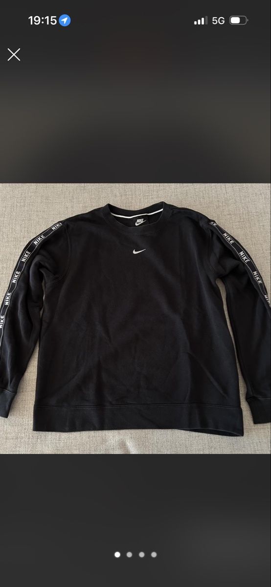 Nike Maglioni & Felpe: Nike Pullover schwarz mit Logo Ärmelband Grösse S – Usato da Ebikon venduto da luu_2x95