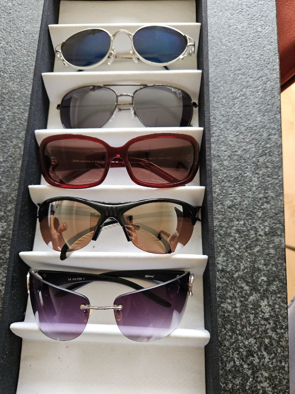 Lunettes & Verres: Sonnenbrillen Set 5 Stück gemischt – D'occasion à Urdorf par Colina