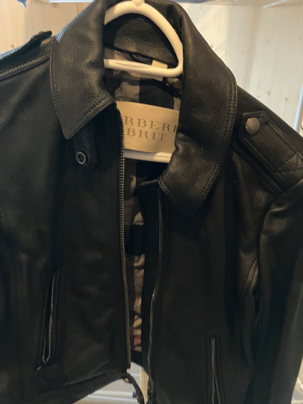 Burberry Vestes: Burberry Lederjacke Damen – Neuf (Voir description) à Romont BE par n.gfeller