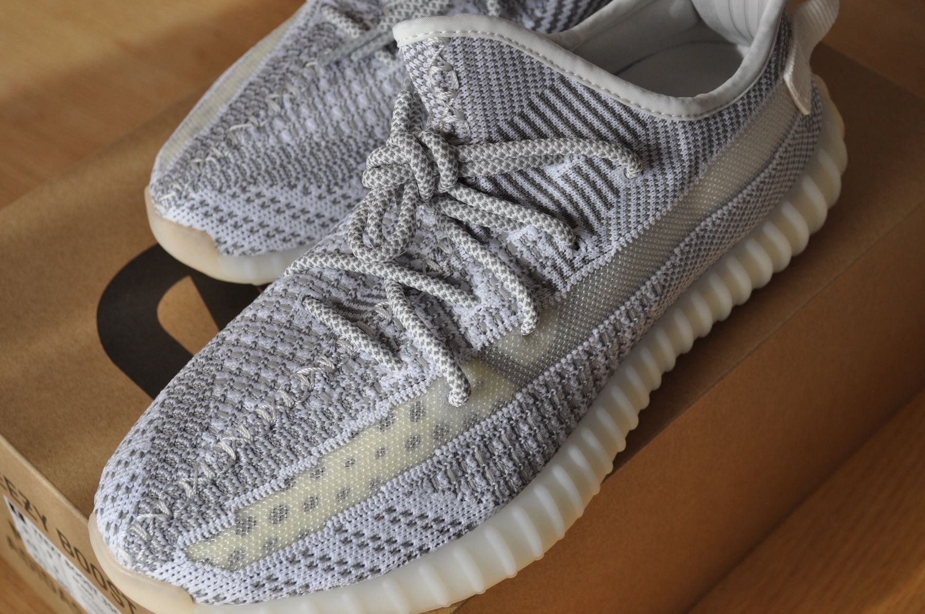 Adidas Herrenschuhe: Adidas Yeezy Static Neu US 9,5 Quittung – Neu und originalverpackt aus Biel/Bienne von Switzerland92 3