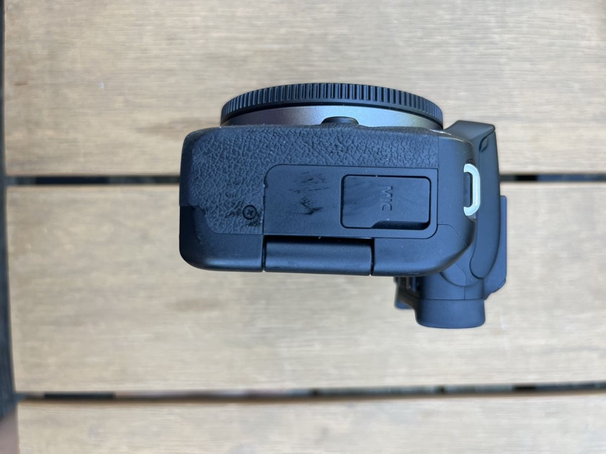 Canon Fotocamera: Canon EOS R50 inklusive 18-45mm Objektiv – Usato da Stäfa venduto da jol_rn6c 6