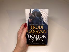 NOVEL: Trudy Canavan, Traitor Queen