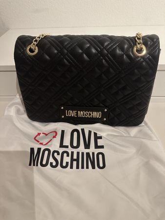 LOVE MOSCHINO