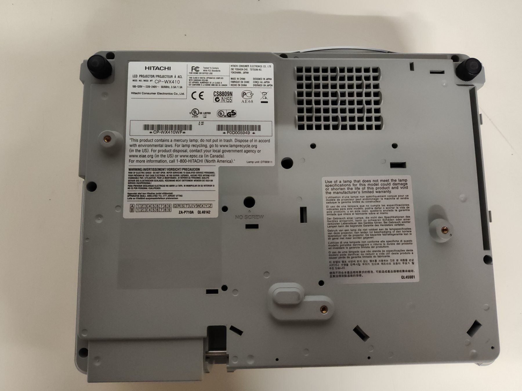 Hitachi Proiettori: Hitachi Beamer, Projector CP–WX410 – Usato da Bern venduto da WE_ARE 2