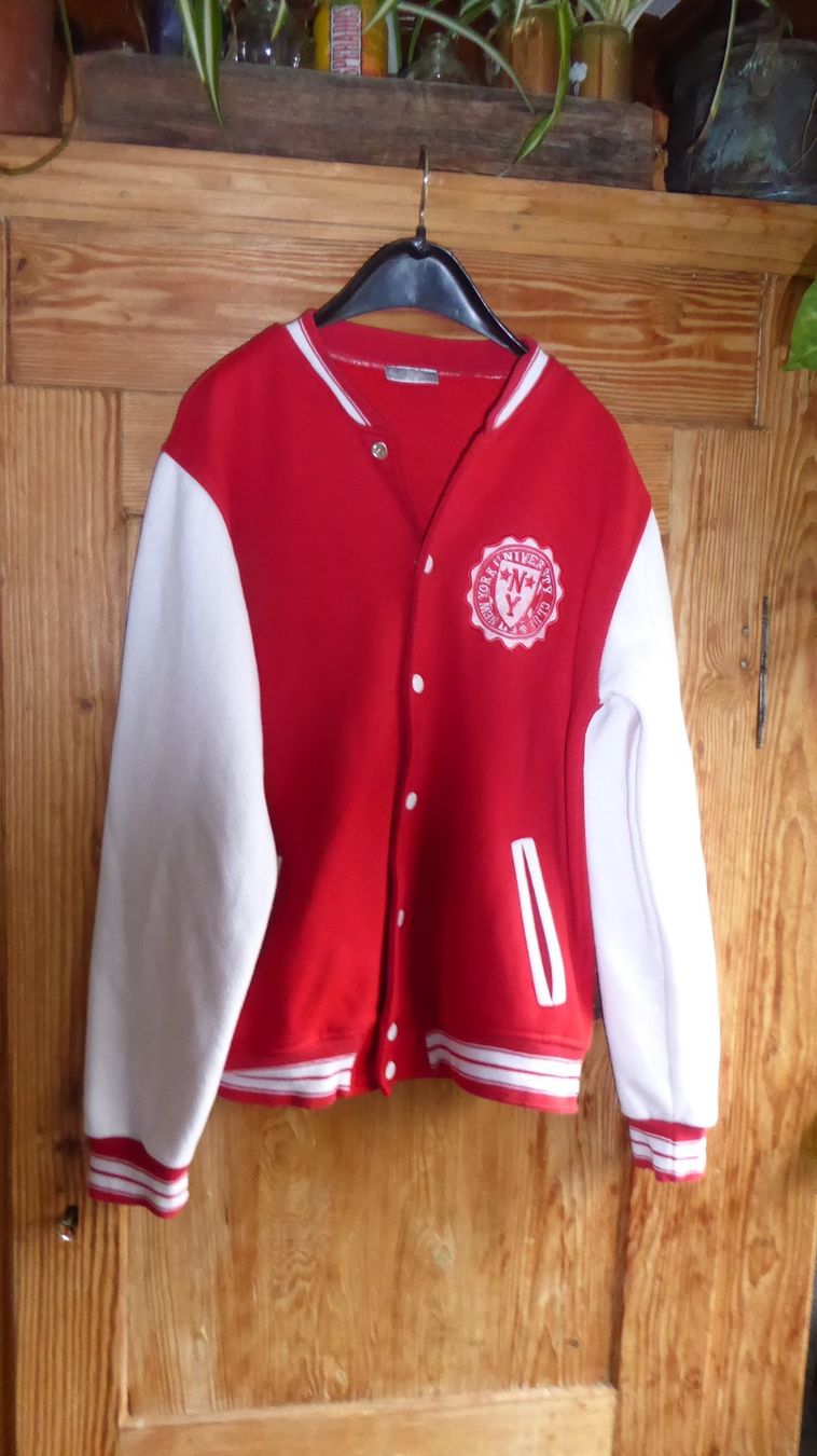 Pullover & Sweatshirts: Warmer lässiger Pullover PRIME NEW YORK Gr S – Gebraucht aus Sargans von Benziner