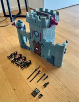 Playmobil Burg mit Figuren und Zubehör gebraucht