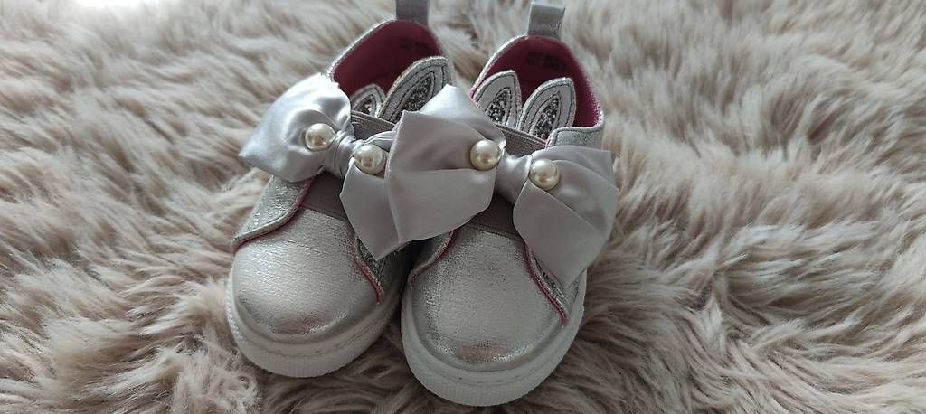 Scarpe per ragazze: Wunderschöne Mädchenschuhe - Grösse 25 – Nuovo e nell'imballaggio originale da Teufenthal AG venduto da Agnieszka93 1