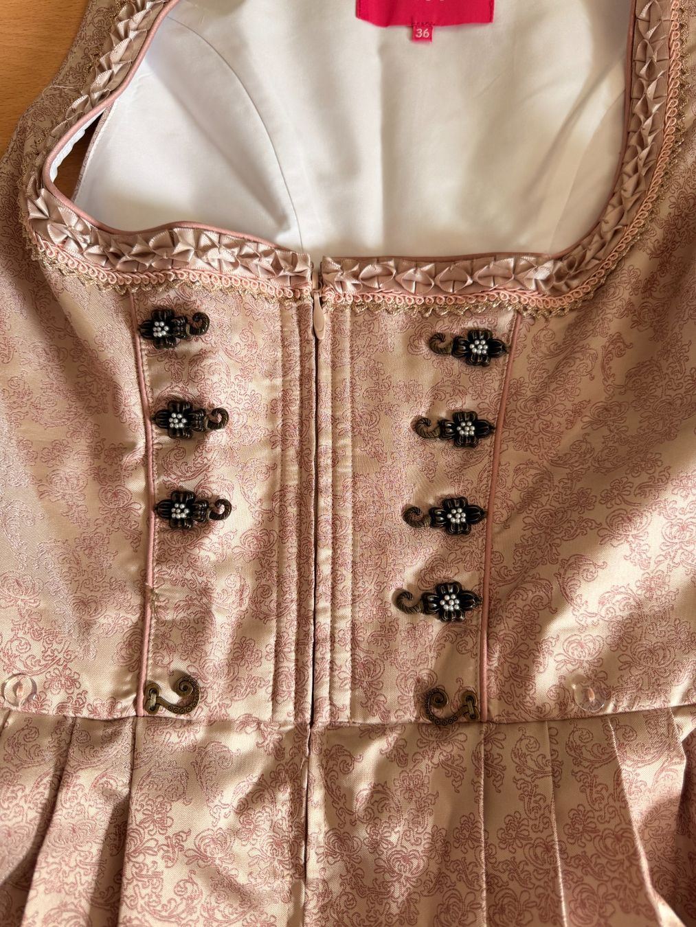 Krüger Vestiti: Krüger Dirndl – Usato da Männedorf venduto da jad_l7jg 2