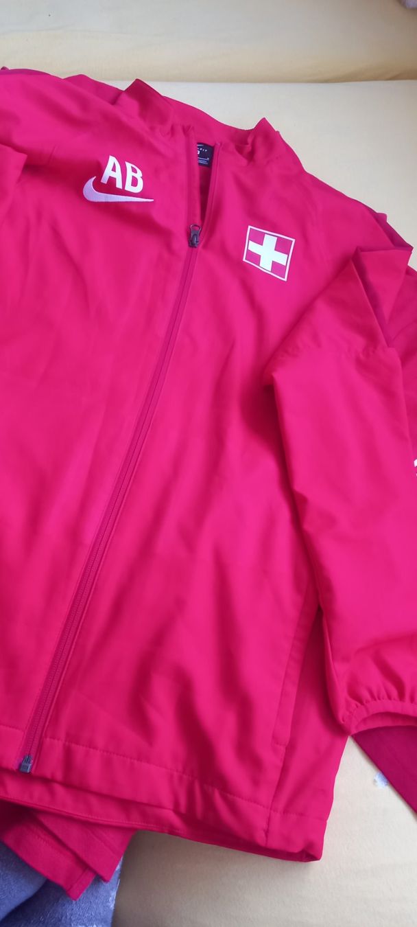 Nike Lotti di vestiti: Nike ,Adidas   M   Unisex – Usato da regensdorf venduto da nacobra 5