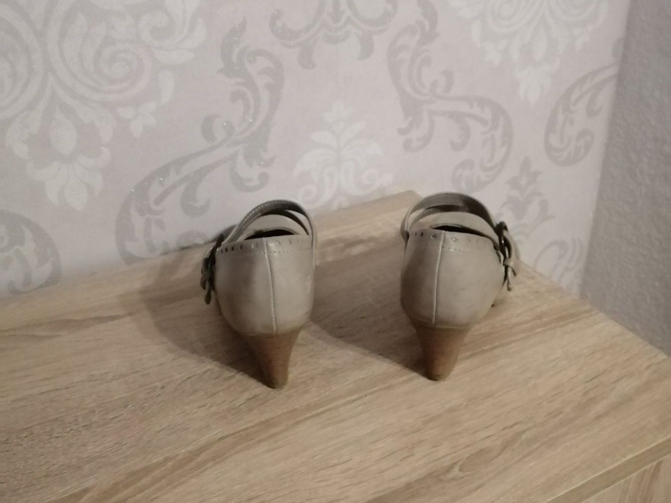 Scarpe da donna: Pumps Gr. 38 – Usato da Henau venduto da AXAA 3