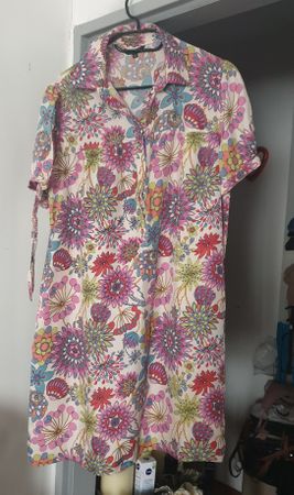 0039 Italy, blumiges Seidenkleid Gr. XL