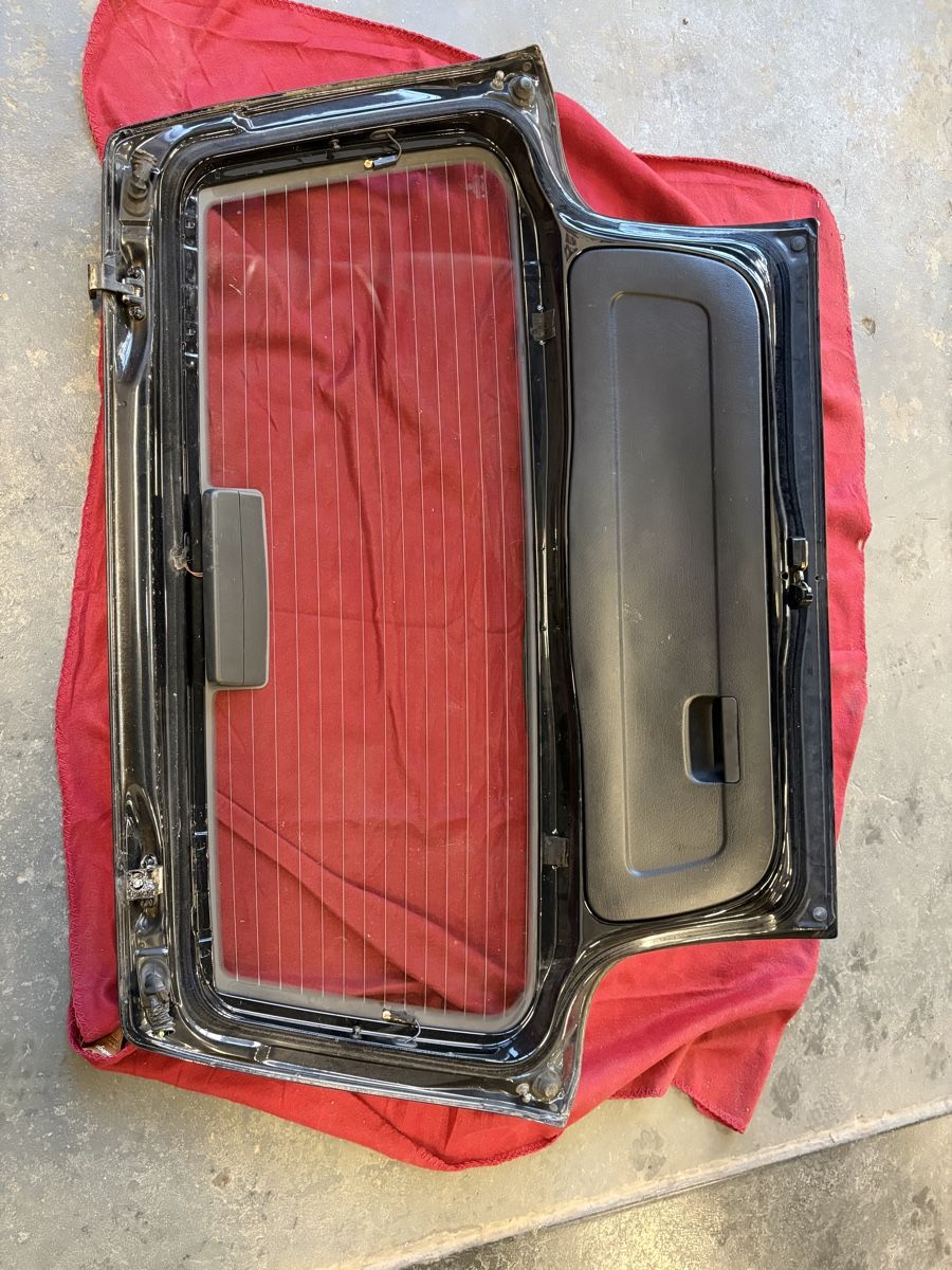 VW Tutti pezzi di ricambio auto: VW Golf mk3 Kofferraumdeckel – Usato da St. Gallen venduto da RC-Liq 2
