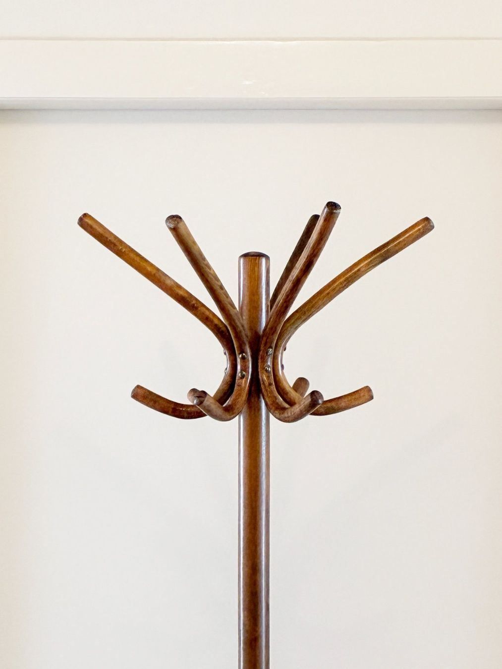 Porte manteau: Kleiderständer aus Holz – D'occasion à Zürich par vinz_ 1