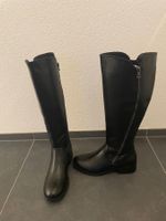Neuer schicker schwarzer Stiefel, Grösse 39