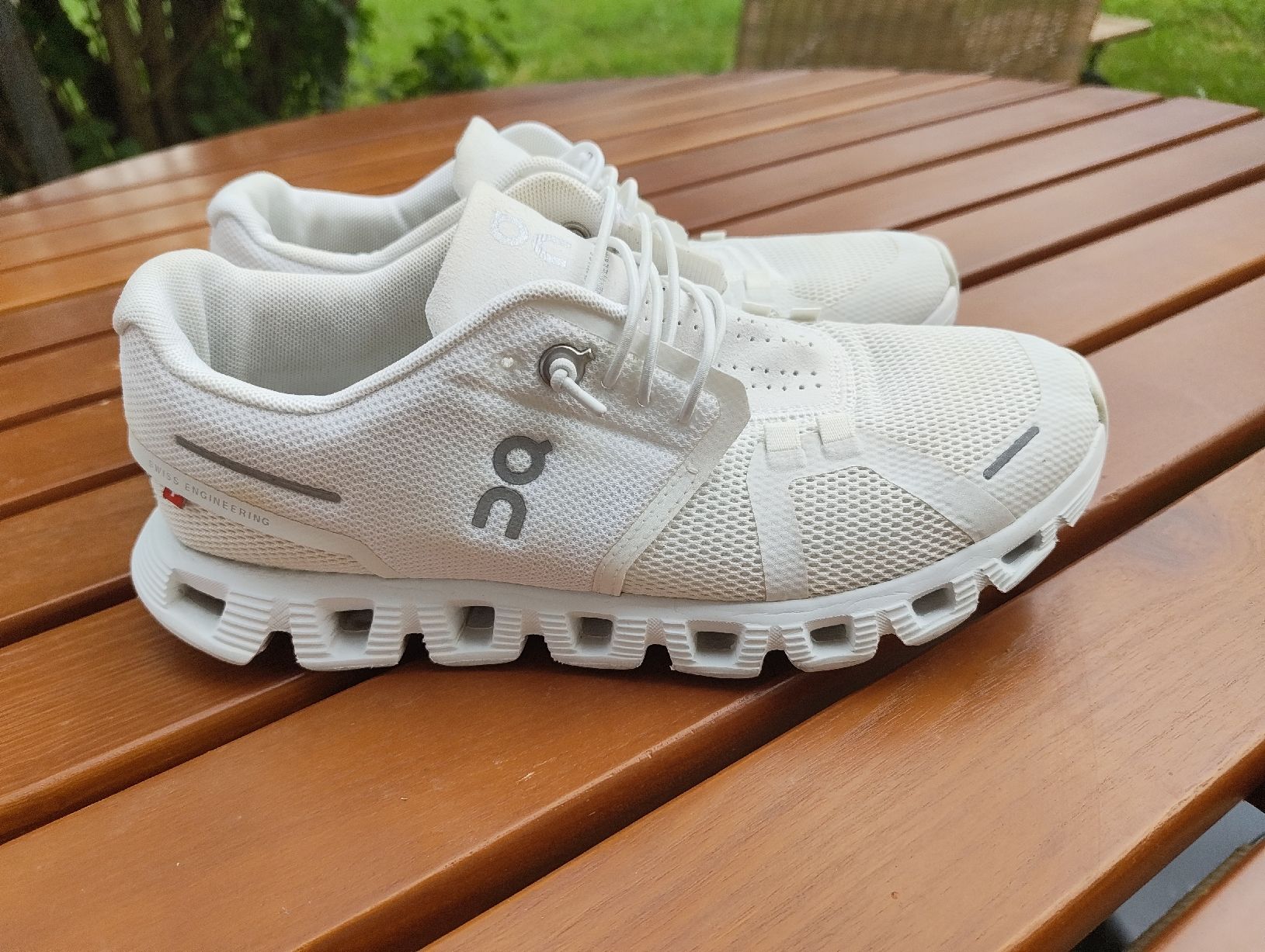 On Scarpe da donna: ON Cloud Laufschuhe Weiss Grösse 37,5  – Usato da WENGEN venduto da majca 1