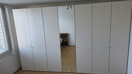 Kleiderschrank weiss 8-türig mit Spiegel gebraucht. 